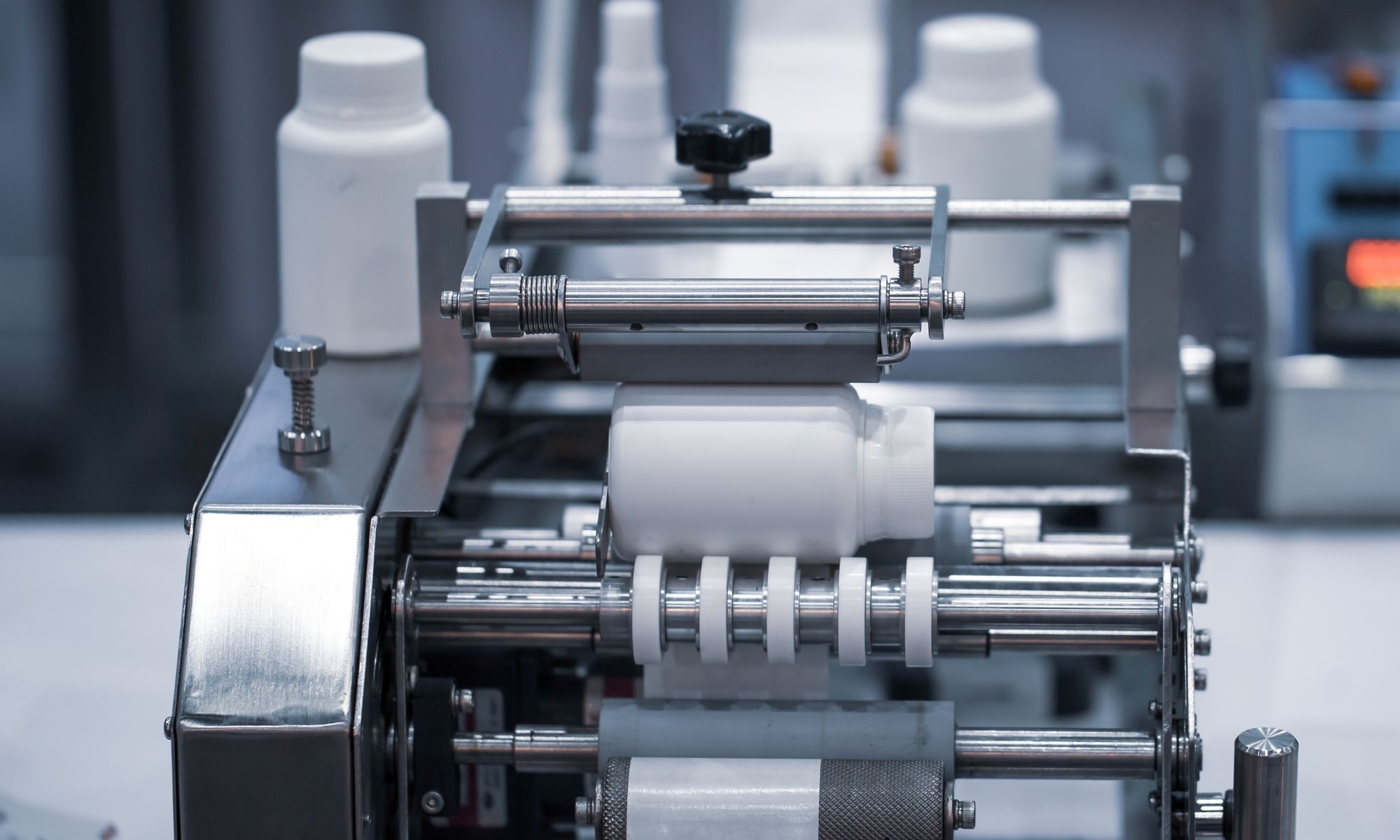 4 Benefits of Bottle Labeling Machines